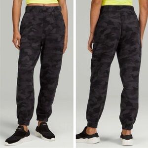 Lululemon Relaxed High-Rise Jogger Heritage 365 Camo Deep Coal Multi Size 10